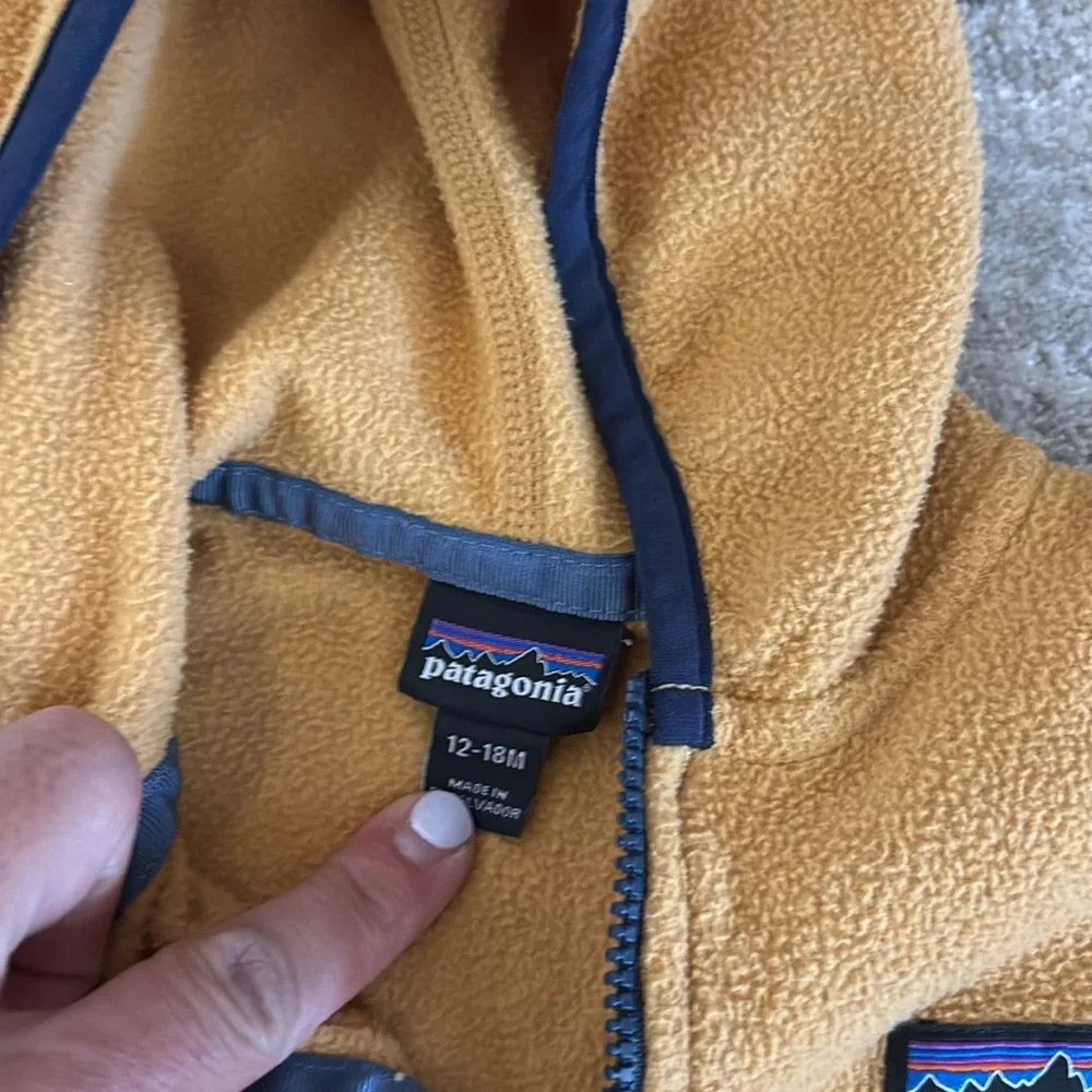 Patagonia Boys Fleece Zip-up Sweater - Picture 2 of 7